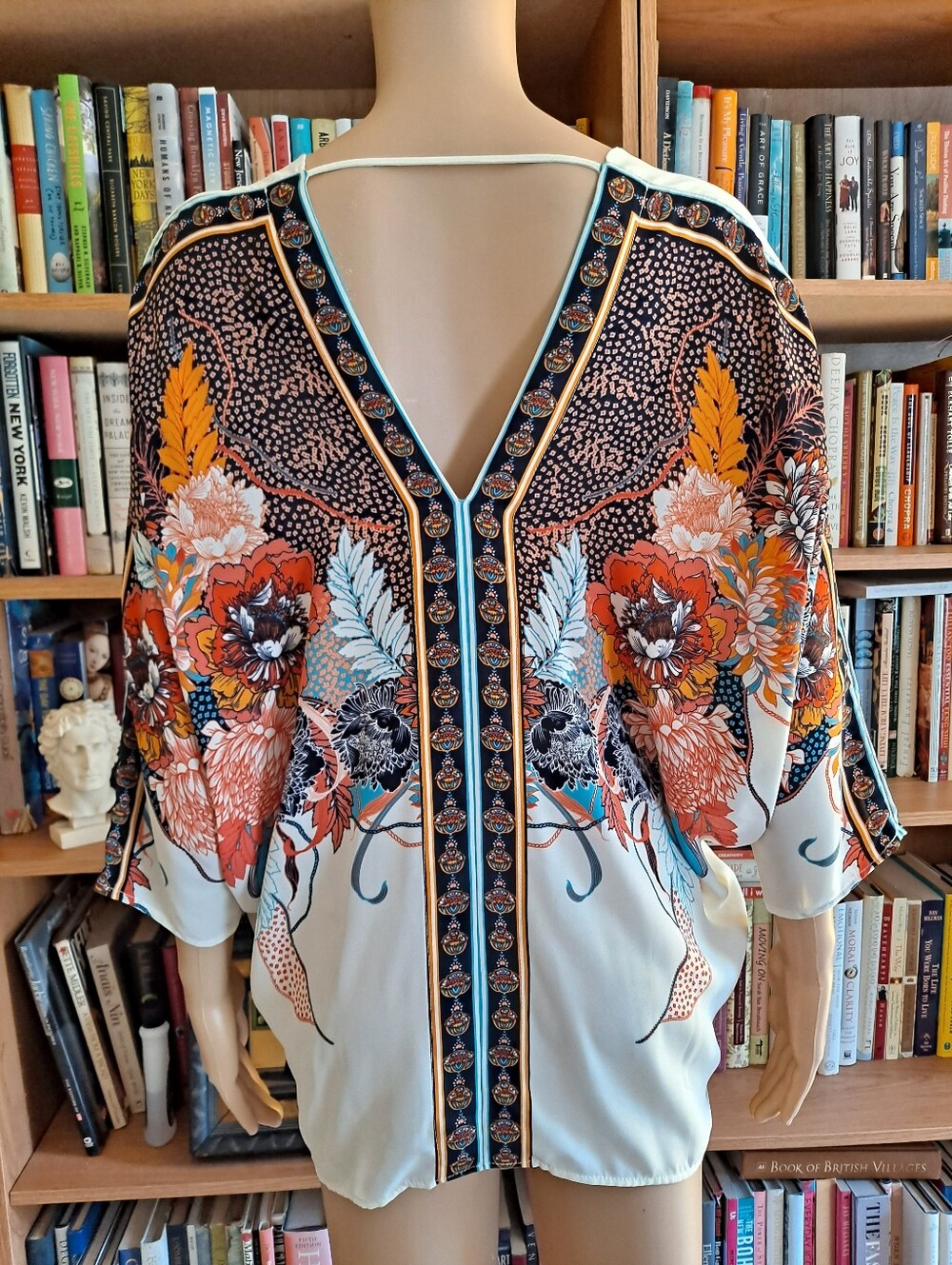 Rose + Olive Boho Silky Floral V-Neck Batwing Sleeve Top With Back Cutout - Picture 7 of 10